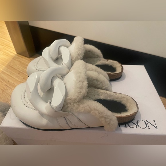 JW ANDERSON white chain link fur shearling mule sz 39 us 9 - Picture 4 of 7